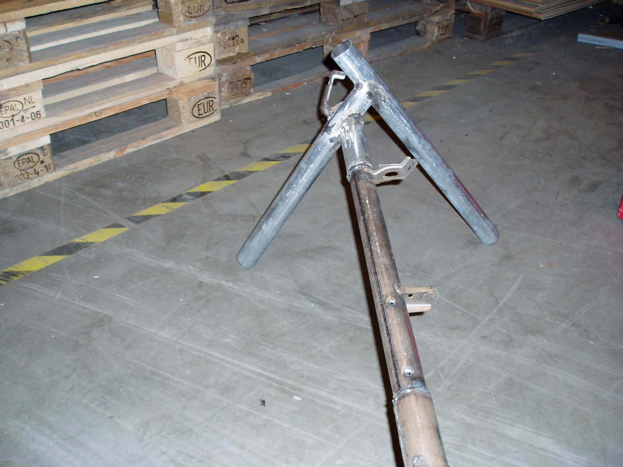 Rørene ble sveiset inn i hverandre før de ble montert og sveiset fast i karoseriet