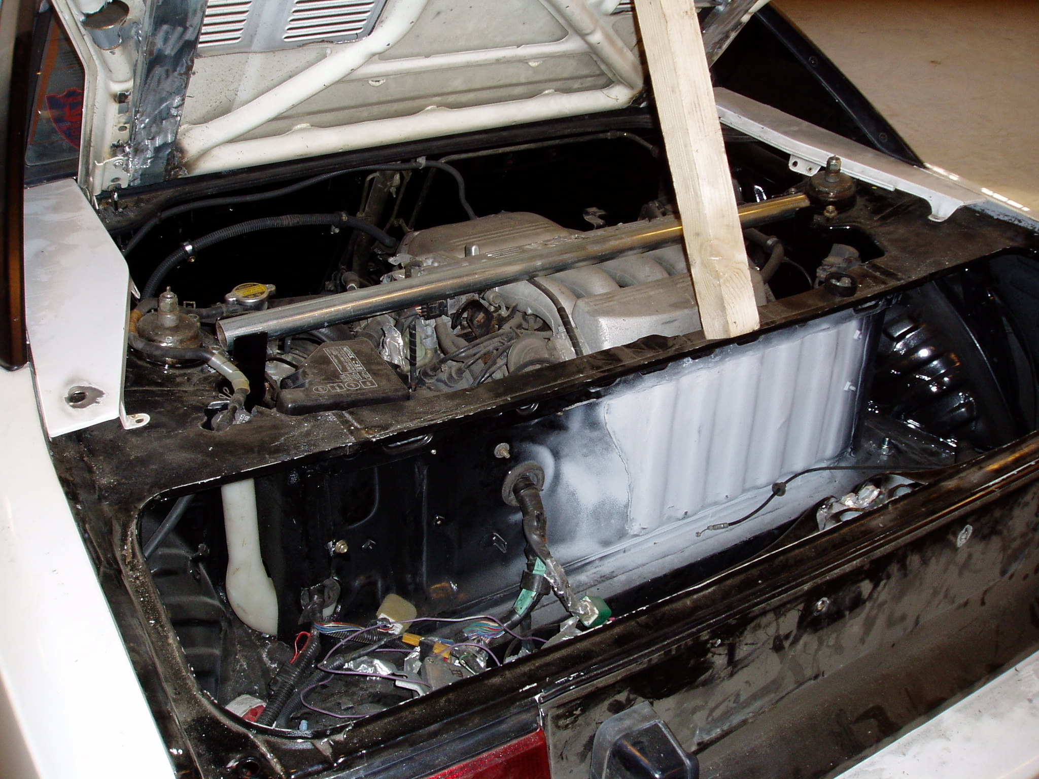 Demperene stikker ca 5cm over støtdempertårnet.