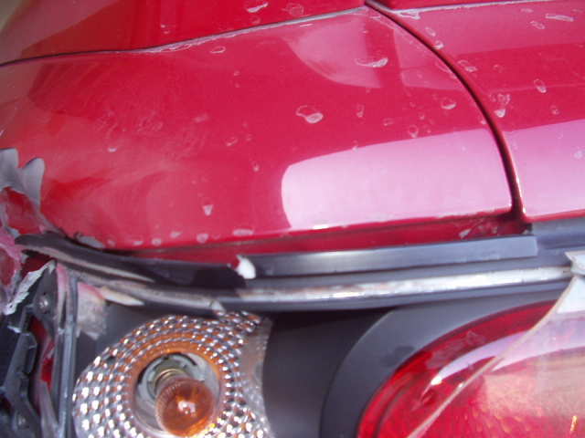 Mye som er blitt skjevt.. sjekk passformen i forhold til lyktene.. :(