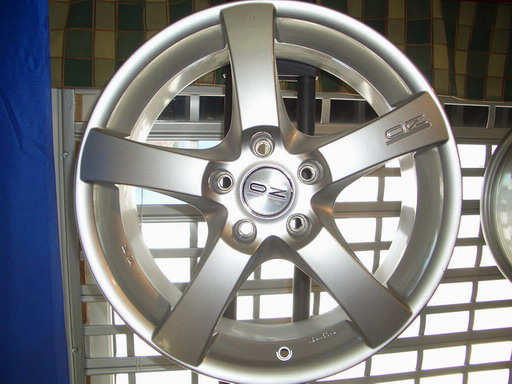 O.Z Hydra m.225/45/R17