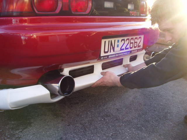 Måtte teste hvordan det sånn ca kom til å bli.. ser jo lovendes ut, hadde det ikke vært for at eksosrørene ikke passer med  stylingen.. hmrf...