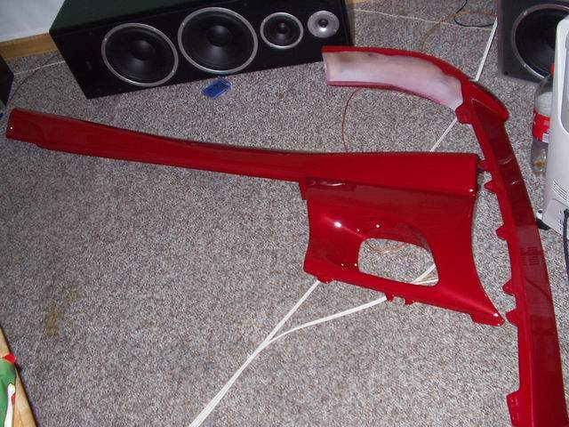 Sideskjørtene, ferdig lakkert..