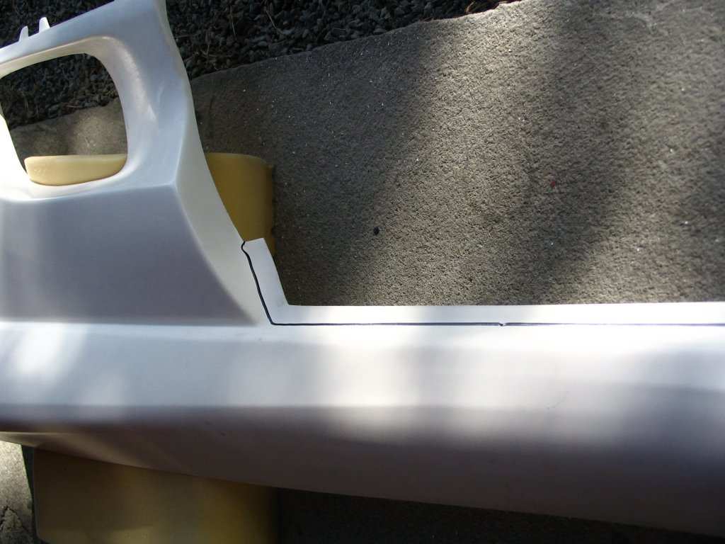 Denne kanten var bare i veien på sidekjørtene. Fatter ikke hvorfor de ikke droppa den.