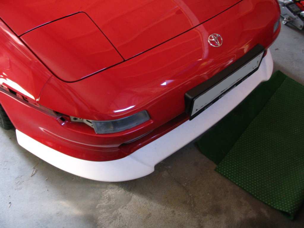 Fronten ferdig. Finpussing og lakking gjenstår. Det ble hele 9cm bakkeklaring foran der :D