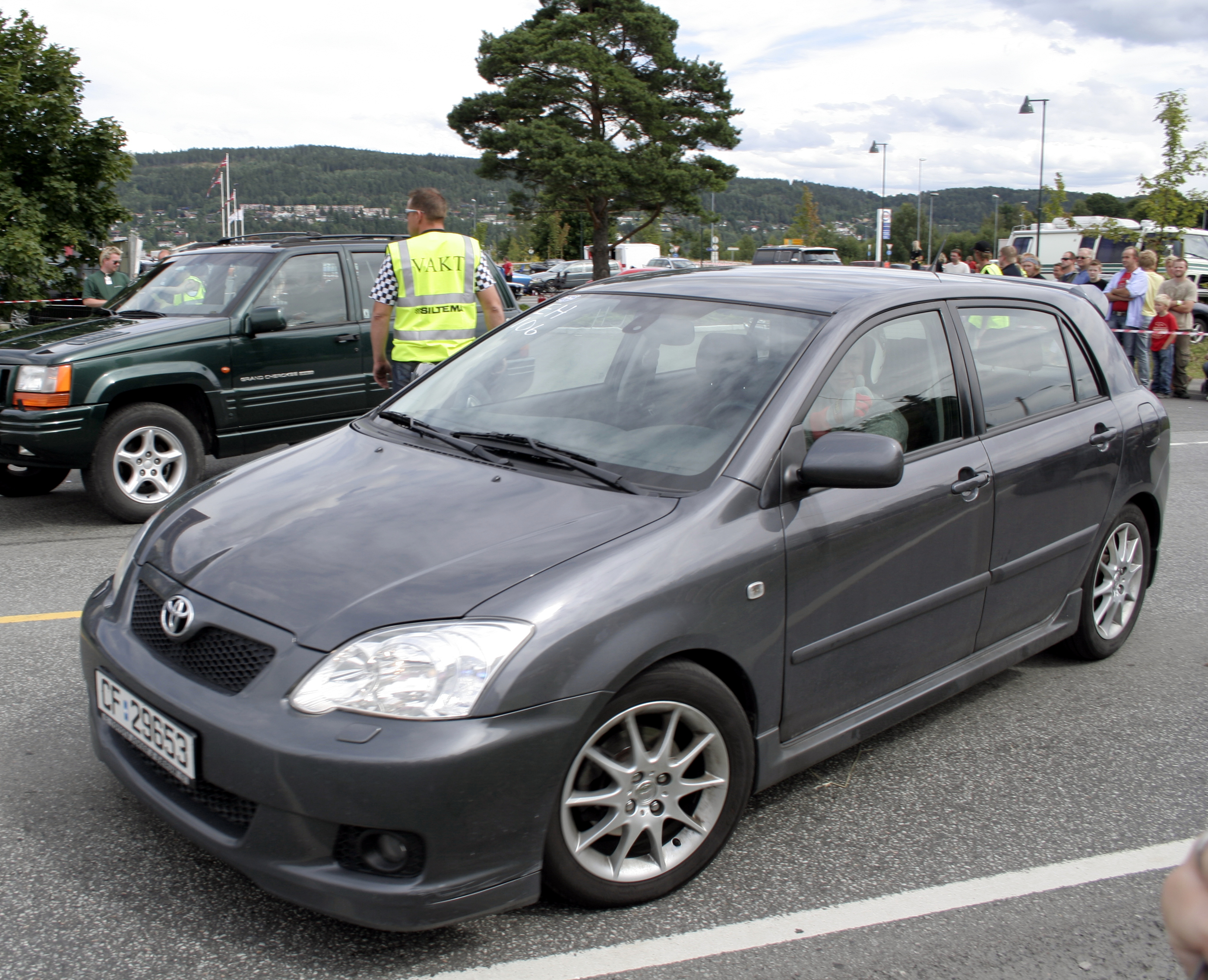 En kar som er på forumet her av og til. Er en corolla T-sport